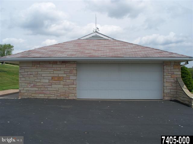 46 York Street Spring Grove, PA 17362 - Photo 3 of 24 Gallery Image 3