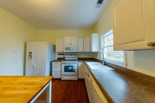 $2,650 | 605 South 11th Street, Nashville, TN 37206