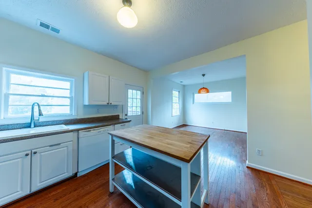 $2,650 | 605 South 11th Street, Nashville, TN 37206