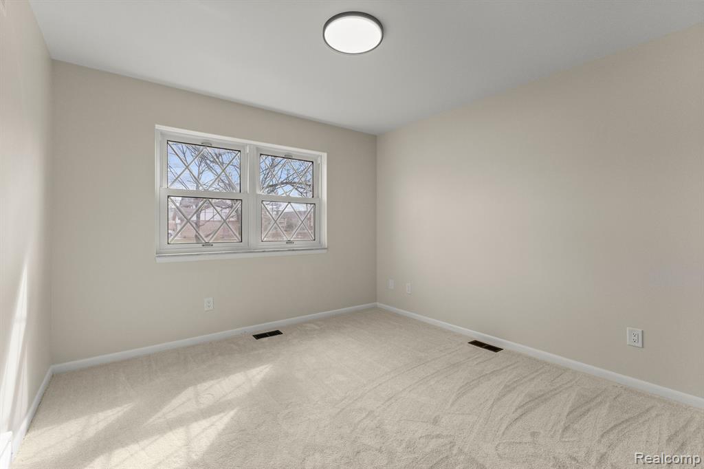 19795 Gill Road Livonia, MI 48152 - Photo 33 of 43 Gallery Image 33