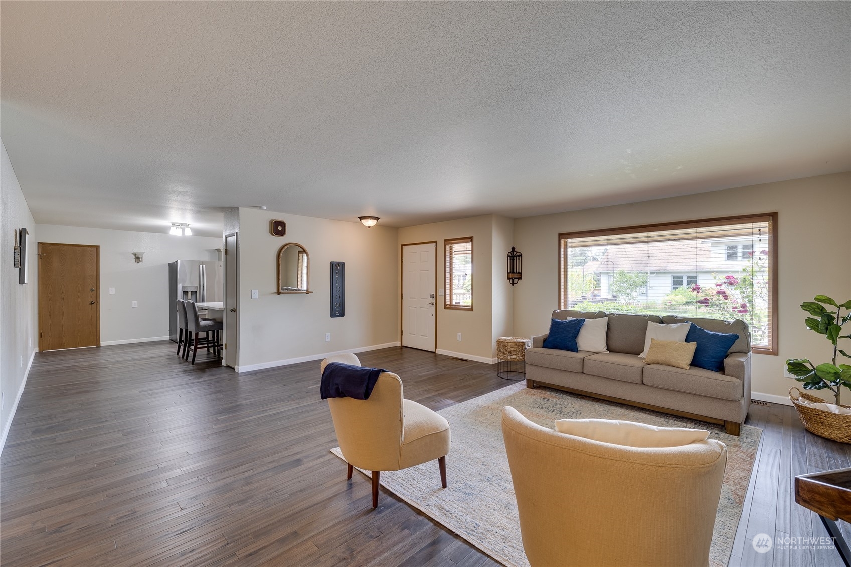 801 Main Street Sultan, WA 98294 - Photo 6 of 40 a living room with furniture and wooden floor