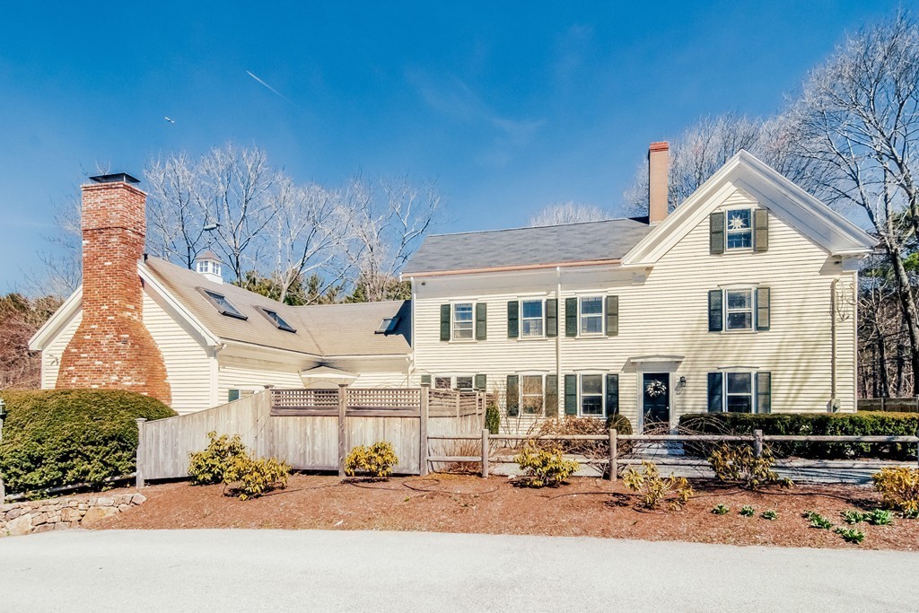 700 Bay Road Hamilton, MA 01982 - Photo 1 of 29 Gallery Image 1