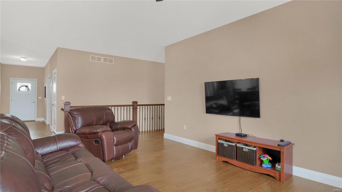 5605 Marine Road Alhambra, IL 62001 - Photo 17 of 46
