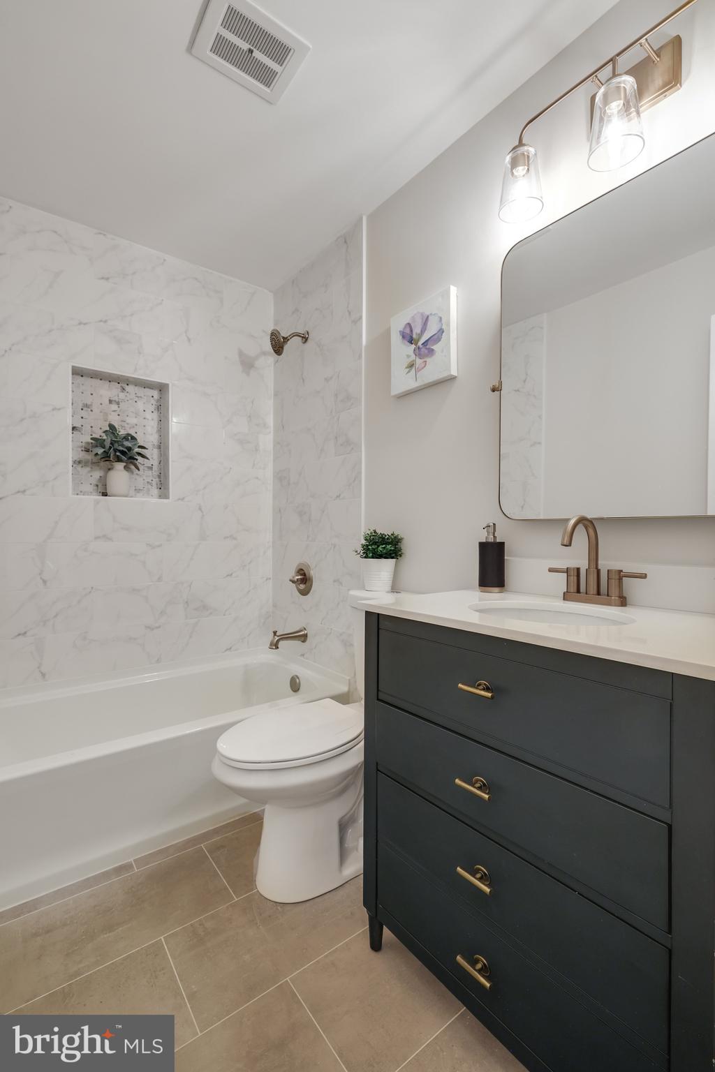7842 Greeley Boulevard Springfield, VA 22152 - Photo 49 of 79 Full bath 2 (upper level)