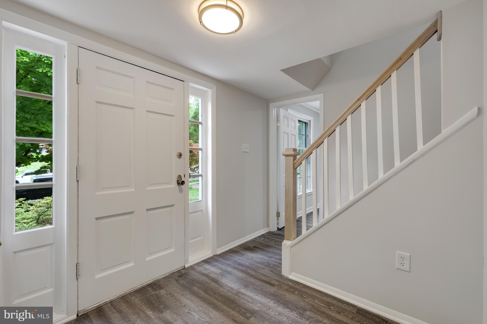 7842 Greeley Boulevard Springfield, VA 22152 - Photo 51 of 79 Foyer (lower level)