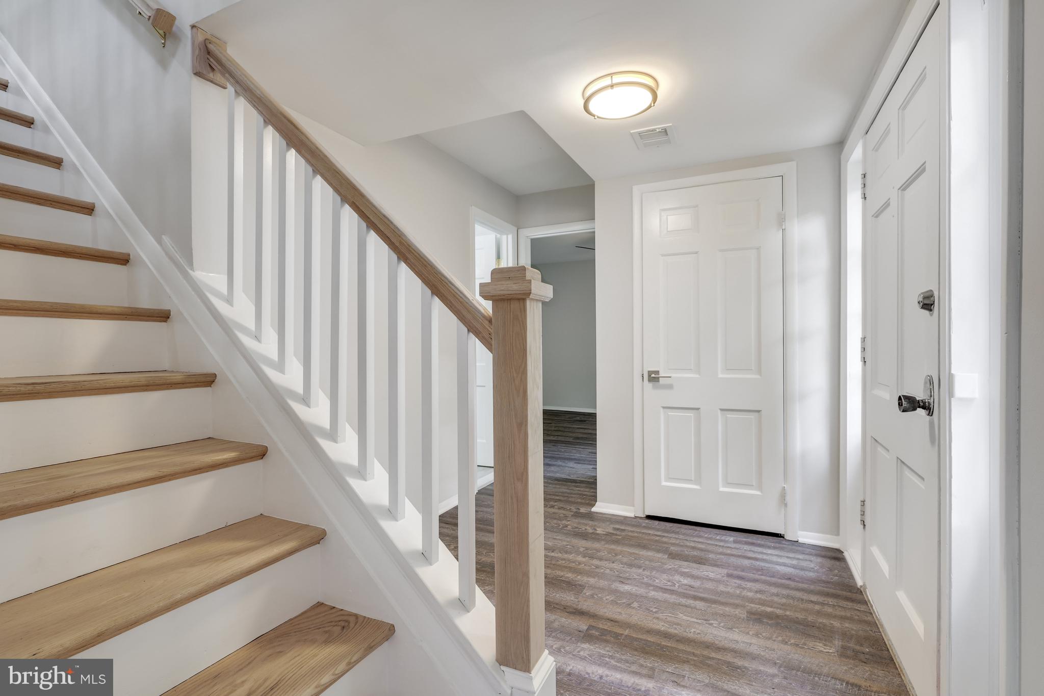 7842 Greeley Boulevard Springfield, VA 22152 - Photo 69 of 79 Foyer