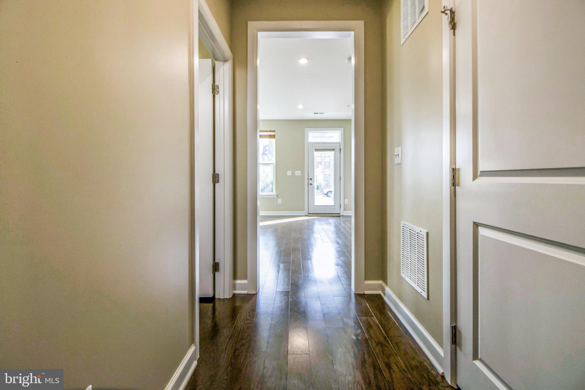 22166 Maple Tree Terrace Ashburn, VA 20148 - Photo 12 of 52