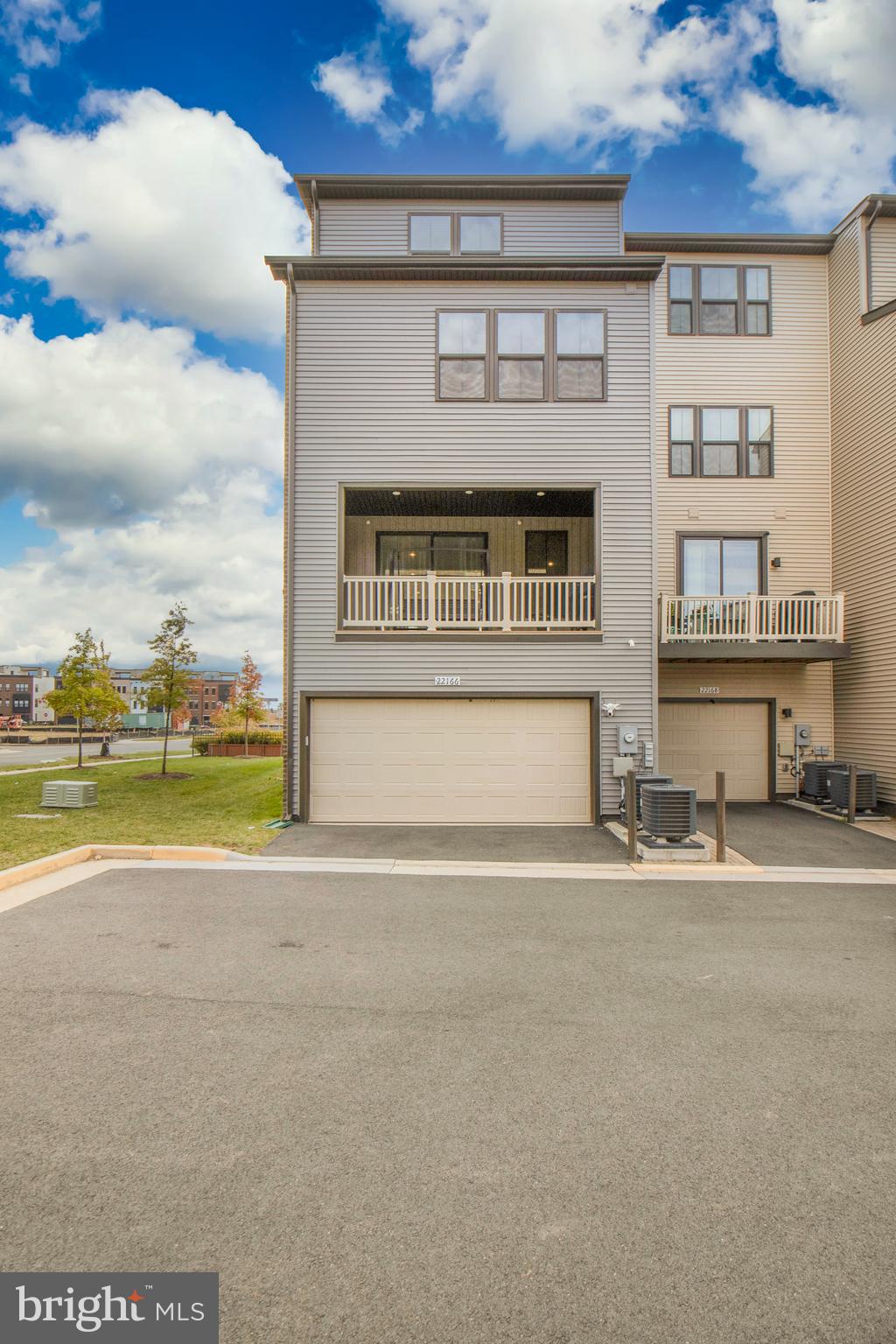 22166 Maple Tree Terrace Ashburn, VA 20148 - Photo 4 of 52