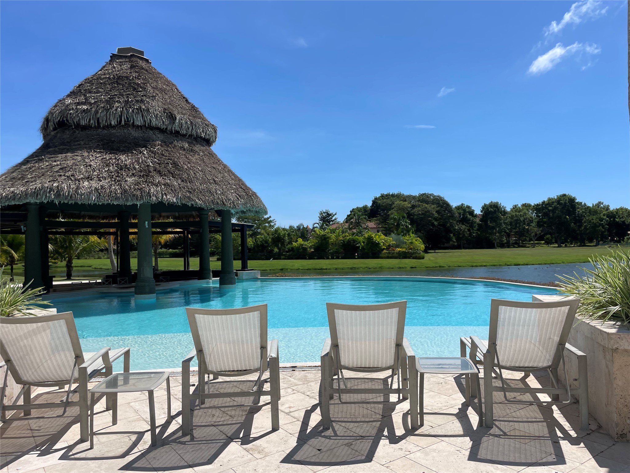 8 Riverside Buenaventura, Unit 8 Riverside, CA 92501 - Photo 12 of 34 a view of a chairs and table in the patio