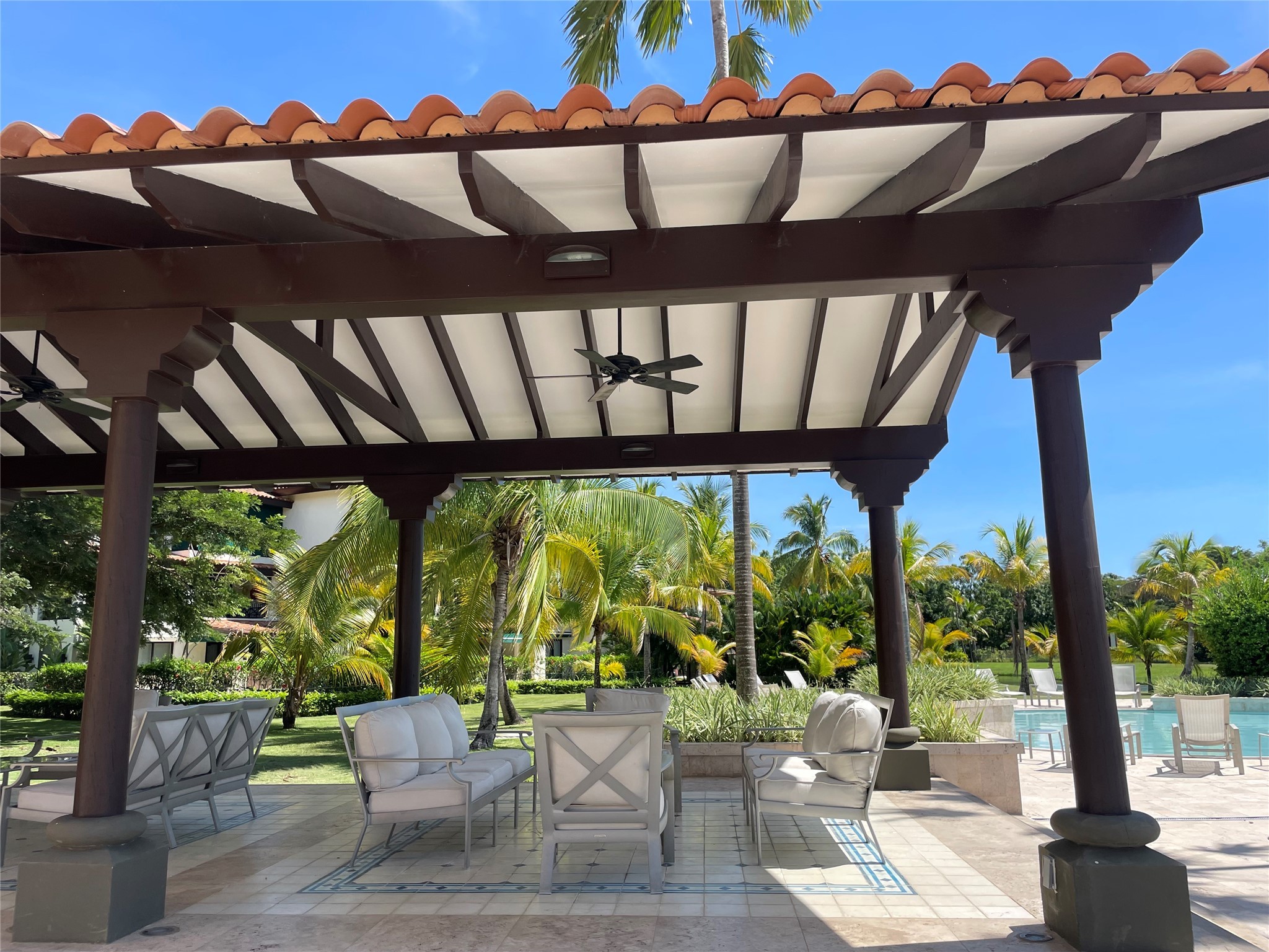 8 Riverside Buenaventura, Unit 8 Riverside, CA 92501 - Photo 19 of 34 a view of a chairs and table in the patio