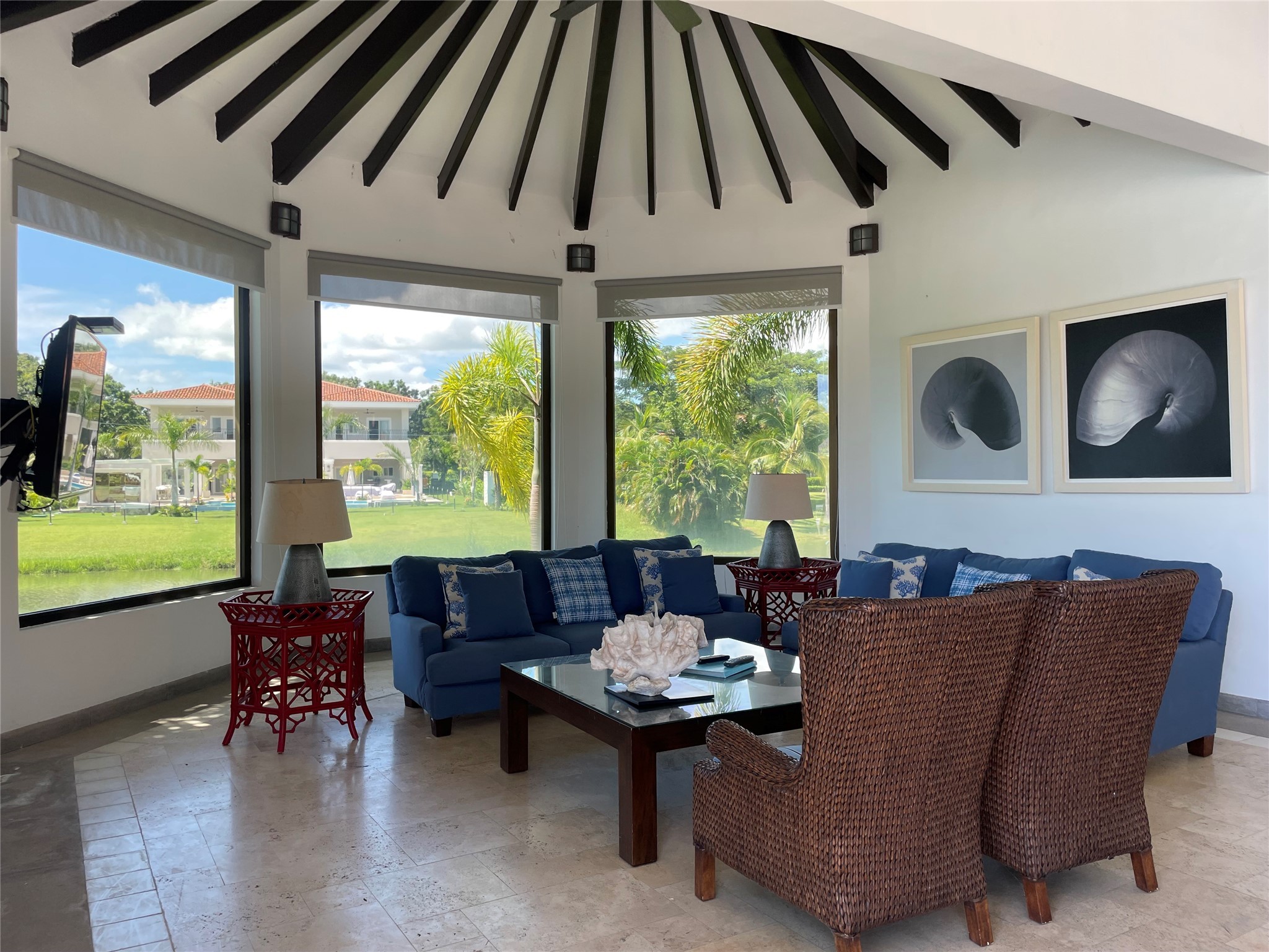 8 Riverside Buenaventura, Unit 8 Riverside, CA 92501 - Photo 28 of 34 a living room with furniture and a large window