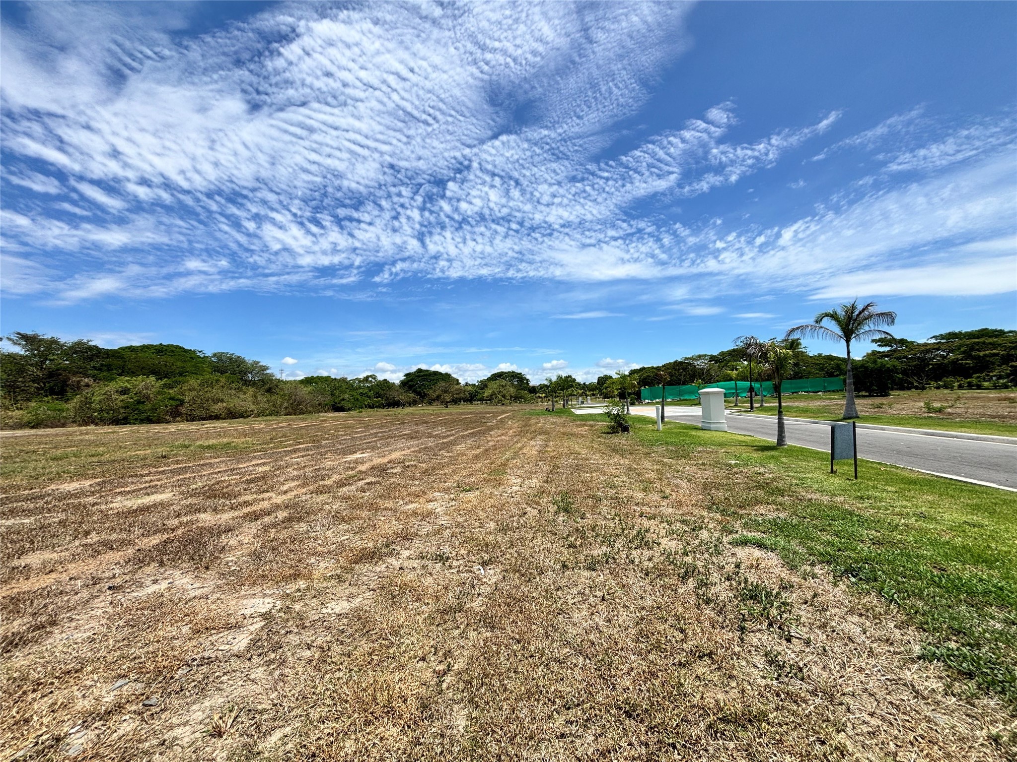 8 Riverside Buenaventura, Unit 8 Riverside, CA 92501 - Photo 3 of 34 a view of lake with green space