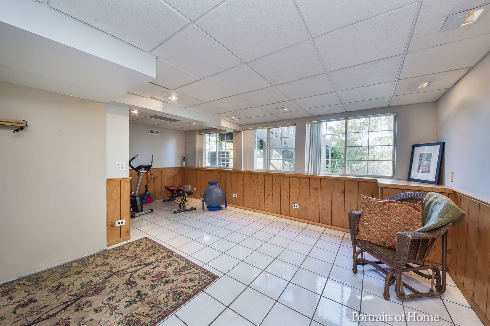 75 St Croix Court Aurora, IL 60504 - Photo 16 of 20 a very nice looking room with a large window