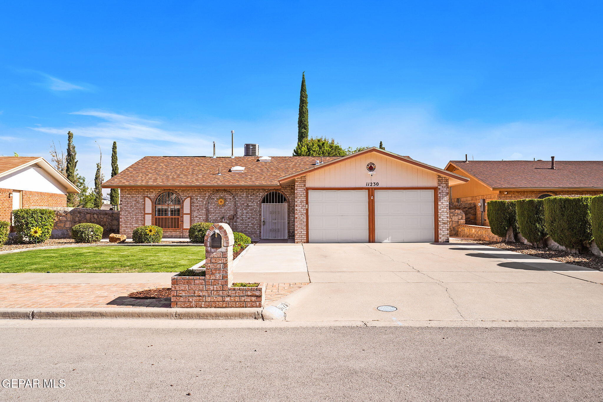 11230 Red Hawk Lane El Paso, TX 79936 - Photo 3 of 40 2-web-or-mls-DSC05933