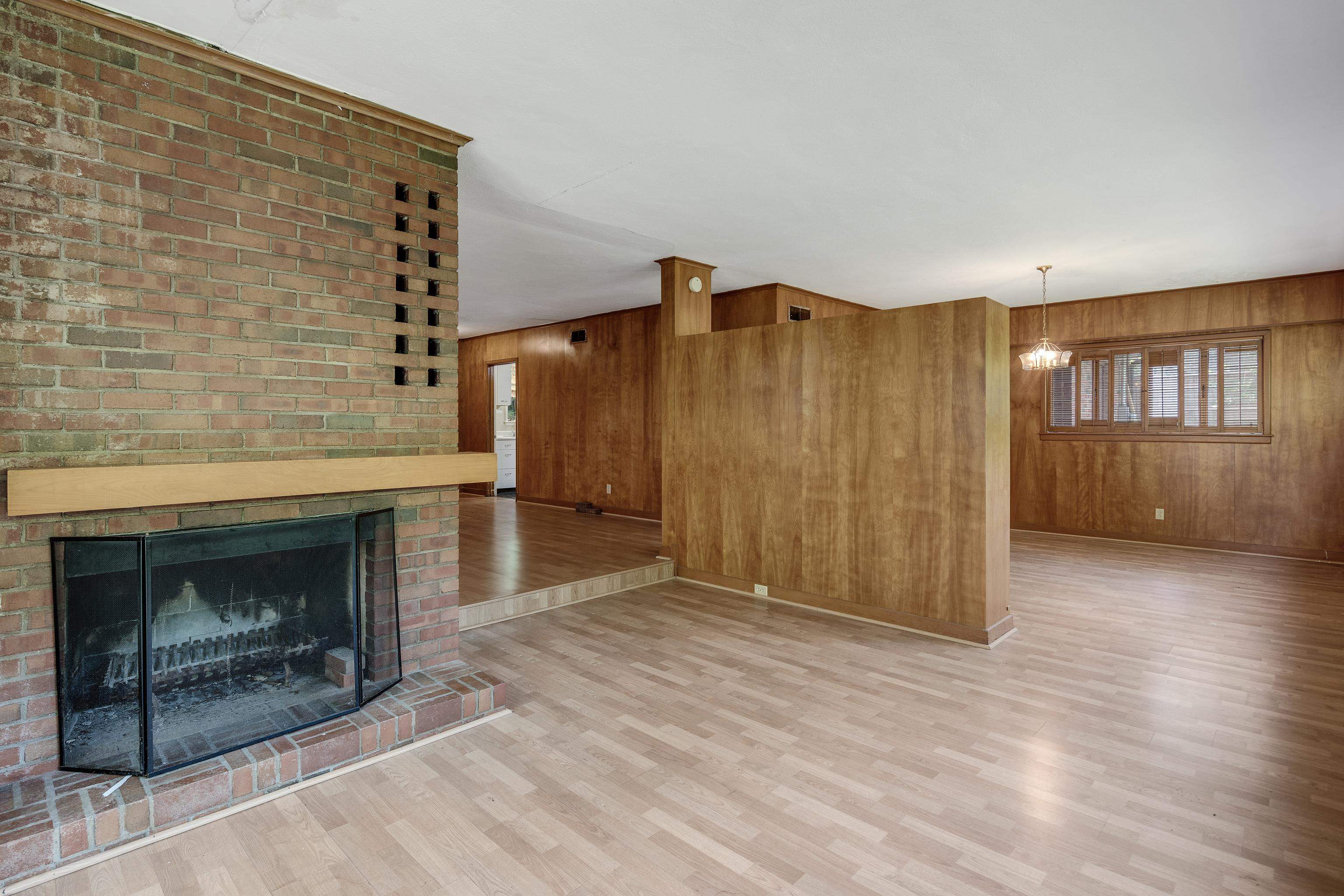 4356 Tuckahoe Road Memphis, TN 38117 - Photo 10 of 25 a view of a fireplace in a room