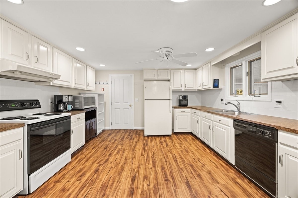 736 Sodom Road Westport, MA 02790 - Photo 8 of 42