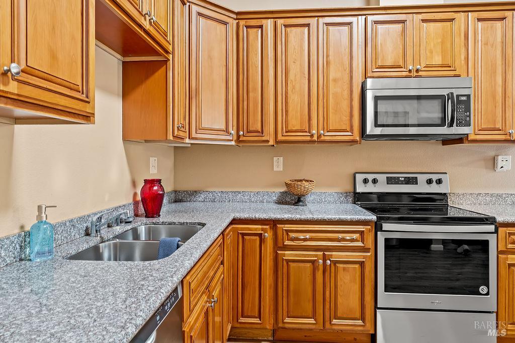 985 Doubles Drive, Unit 110 Santa Rosa, CA 95407 - Photo 5 of 18 Gallery Image 5