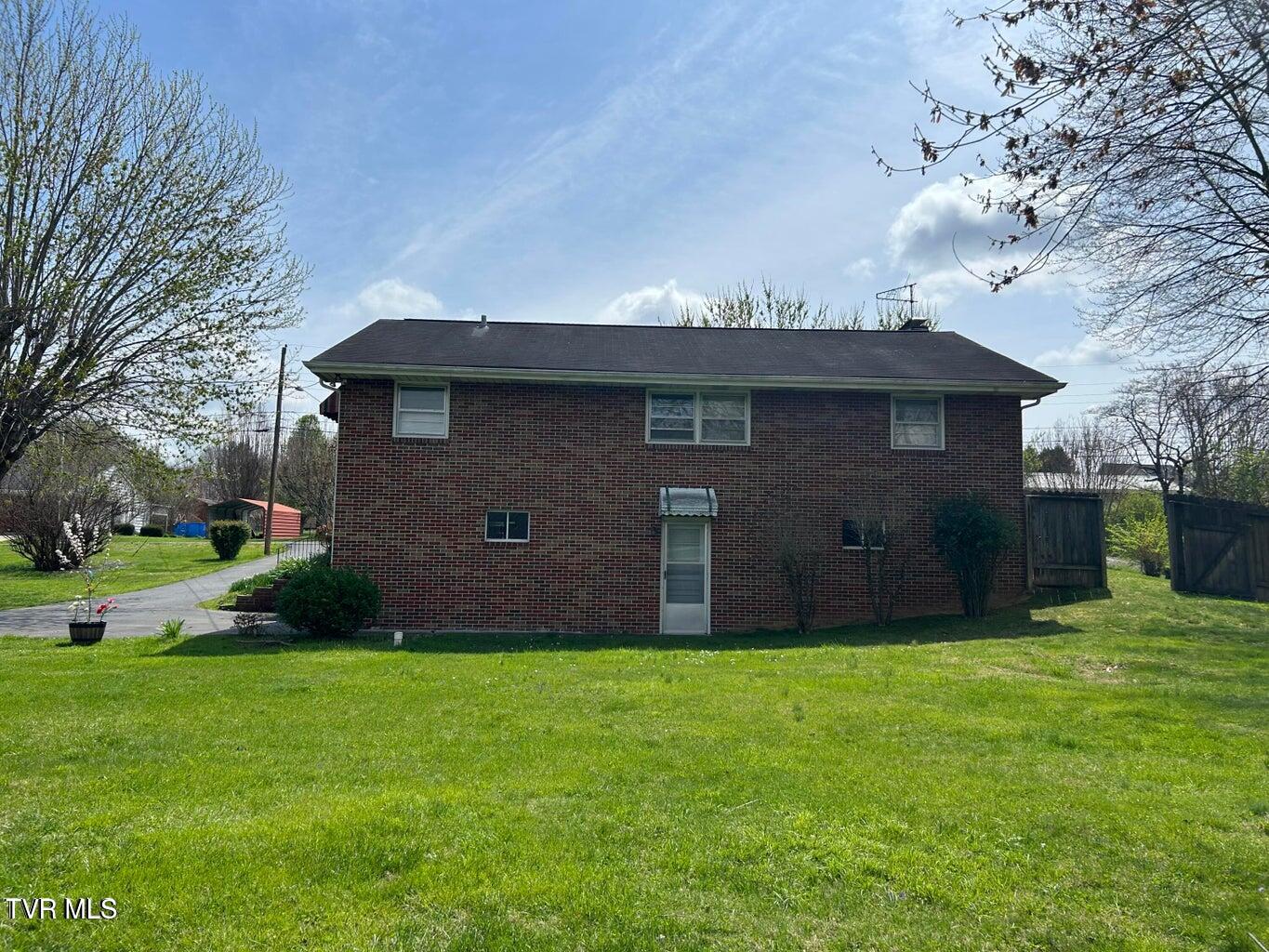 604 Ridgeview Drive, Unit 3 Johnson City, TN 37604 - Photo 3 of 21 20250618143627424851000000-o