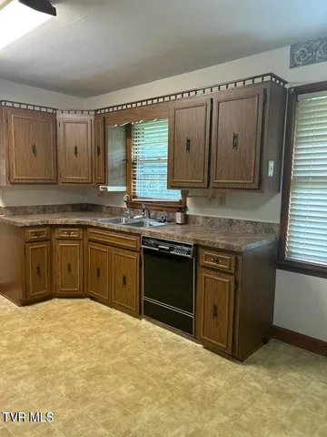 $2,000 | 604 Ridgeview Drive, Unit 3, Johnson City, TN 37604