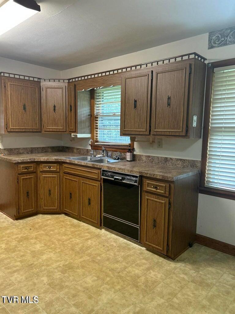 604 Ridgeview Drive, Unit 3 Johnson City, TN 37604 - Photo 5 of 21 20250618143655112915000000-o