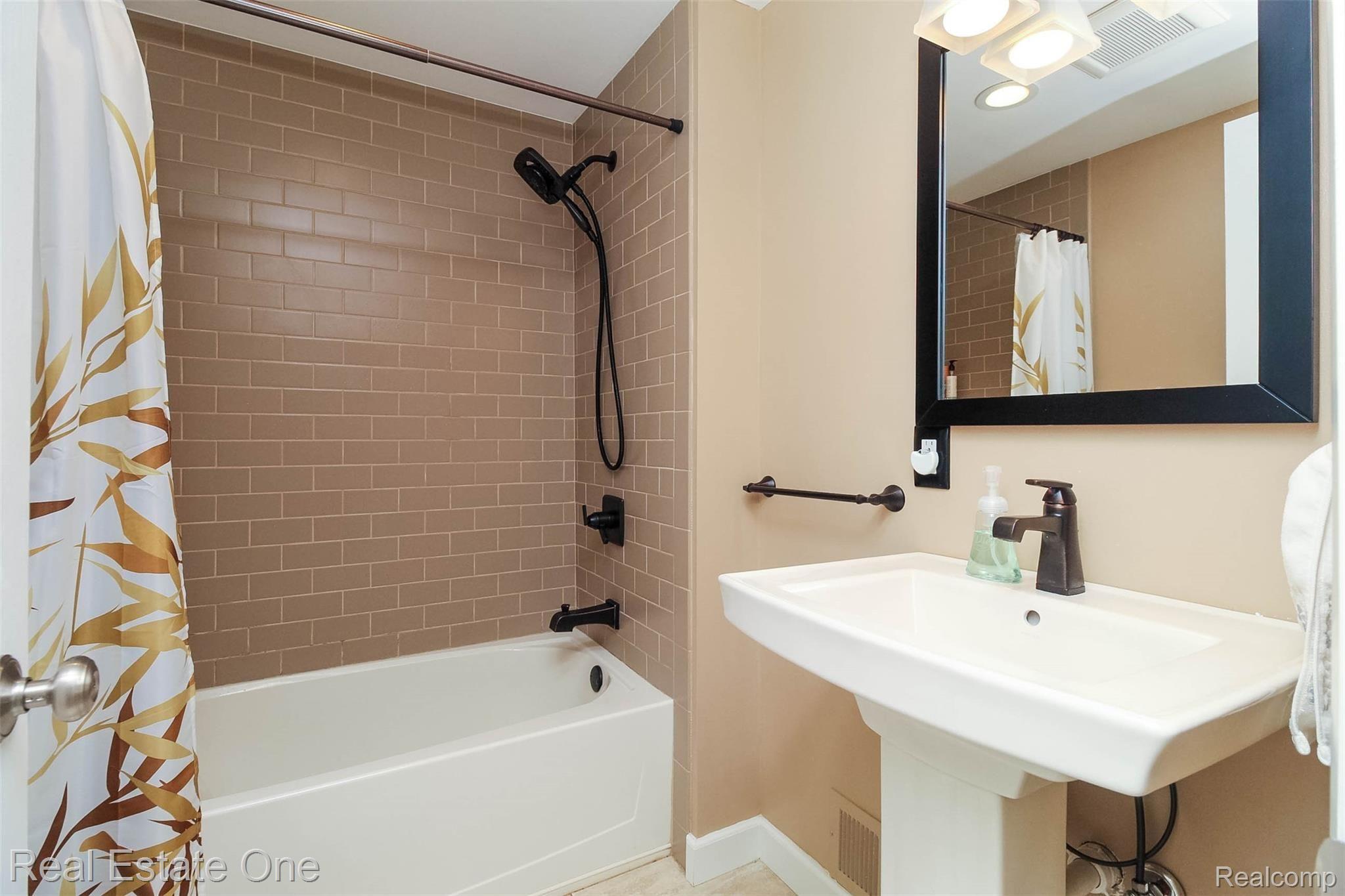 475 Grace Avenue Rochester, MI 48307 - Photo 28 of 58 New full bath upstairs to accommodate other 2 bedrooms