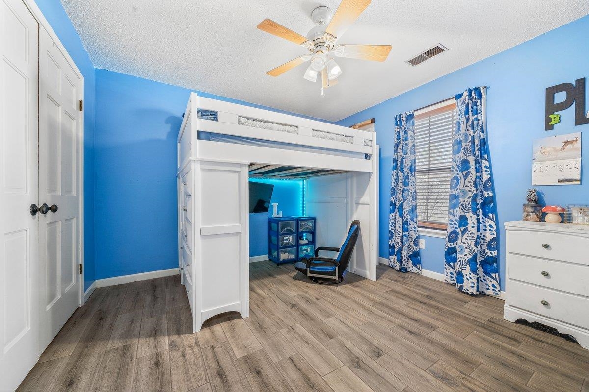 6310 Prairie View Drive Bartlett, TN 38134 - Photo 22 of 27 a view of livingroom with furniture and workspace