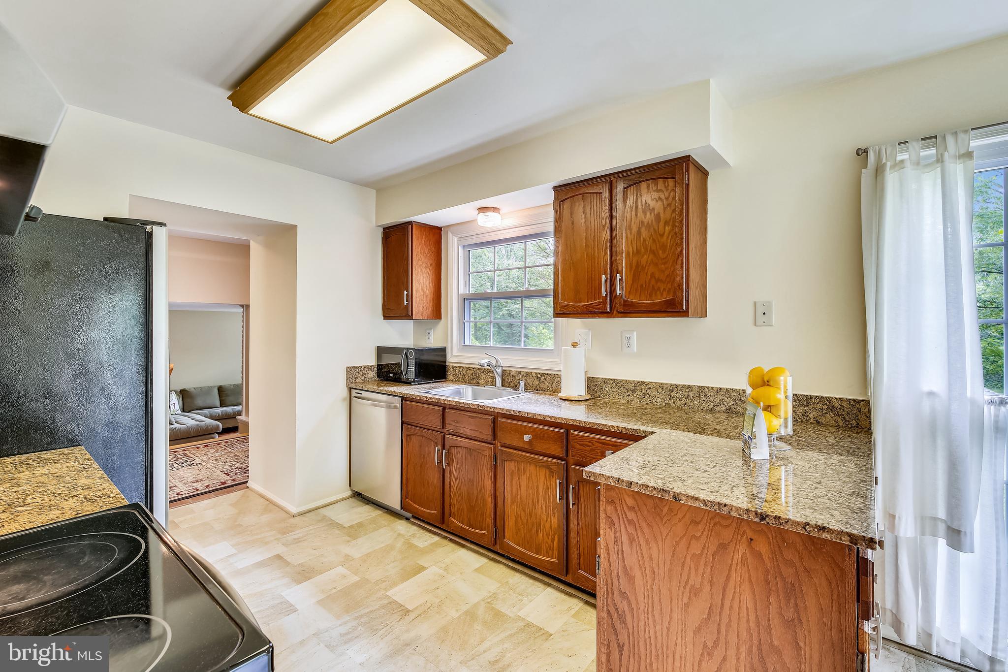 2417 Nees Lane Silver Spring, MD 20905 - Photo 18 of 65 Granite counter peninsula