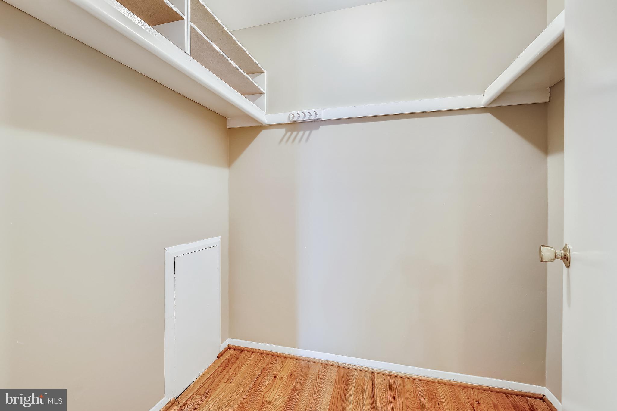 2417 Nees Lane Silver Spring, MD 20905 - Photo 24 of 65 Close up big walk in