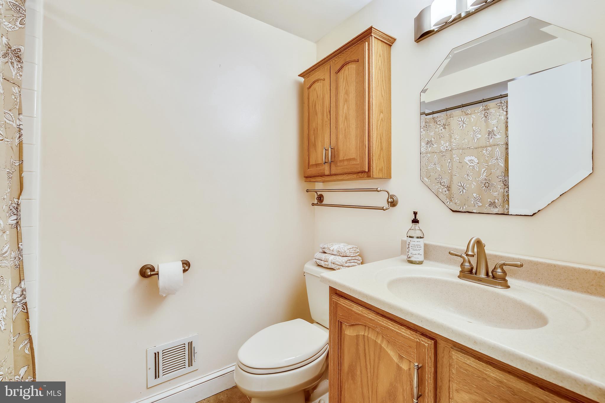2417 Nees Lane Silver Spring, MD 20905 - Photo 32 of 65 Gallery Image 32