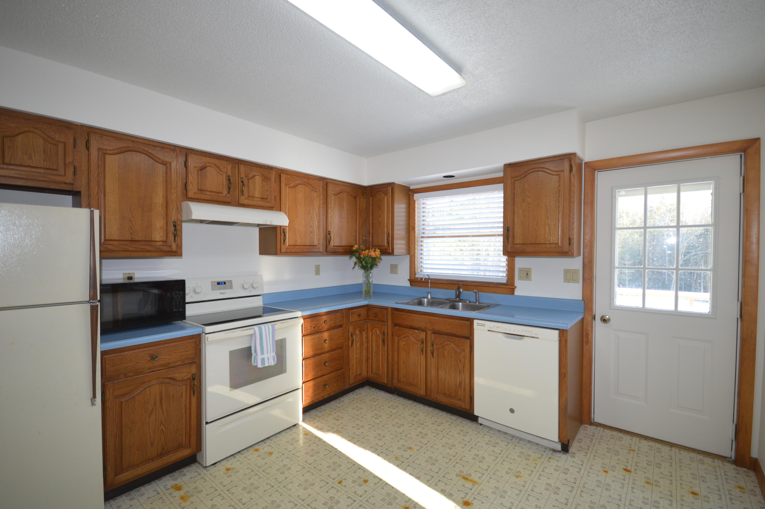 510 Darling Road Hudson, ME 04449 - Photo 10 of 42 DSC_0034