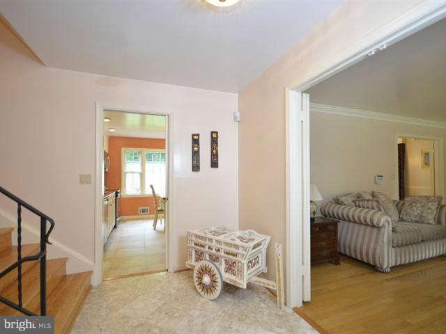 7510 Shadywood Road Bethesda, MD 20817 - Photo 4 of 30 Interior (General)