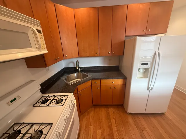 $1,450 | 5207 West Belmont Avenue, Unit 2C, Chicago, IL 60641