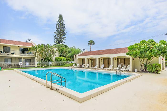 150 Pineview Road, Unit K2 Jupiter, FL 33469 - Photo 12 of 29 Community Pool