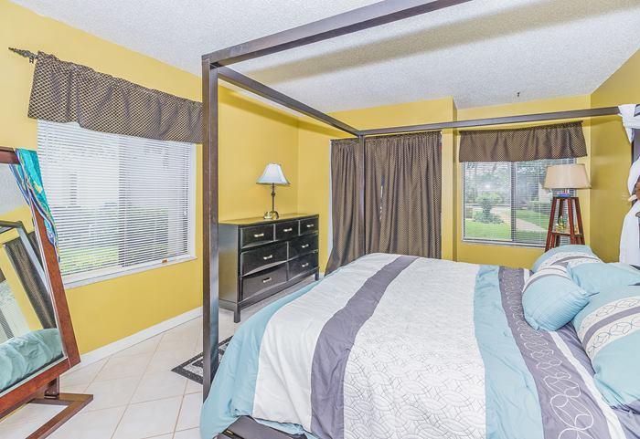 150 Pineview Road, Unit K2 Jupiter, FL 33469 - Photo 6 of 29 Master Bedroom