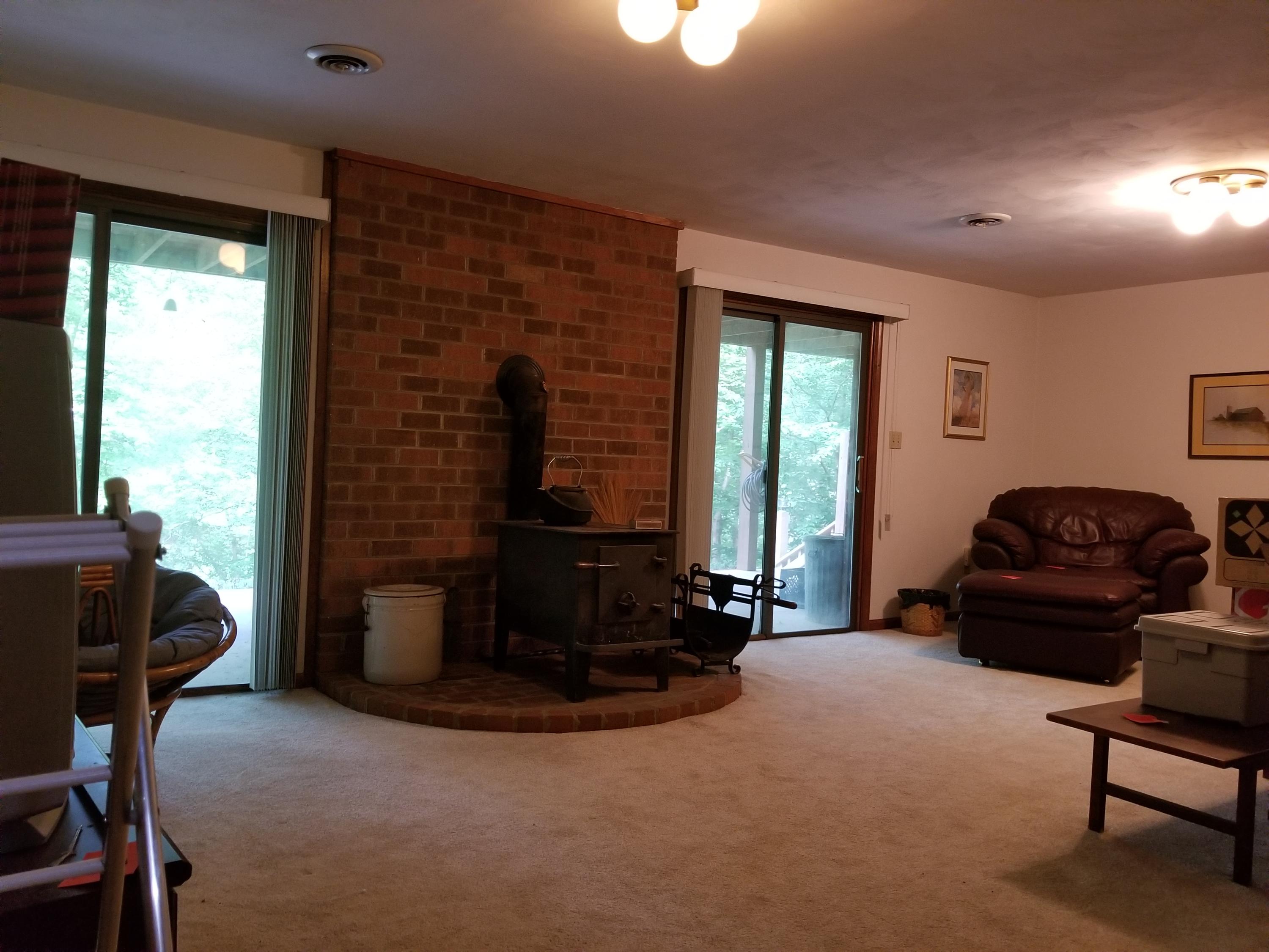 114 Ridgeway Court Moneta, VA 24121 - Photo 27 of 45 Family room