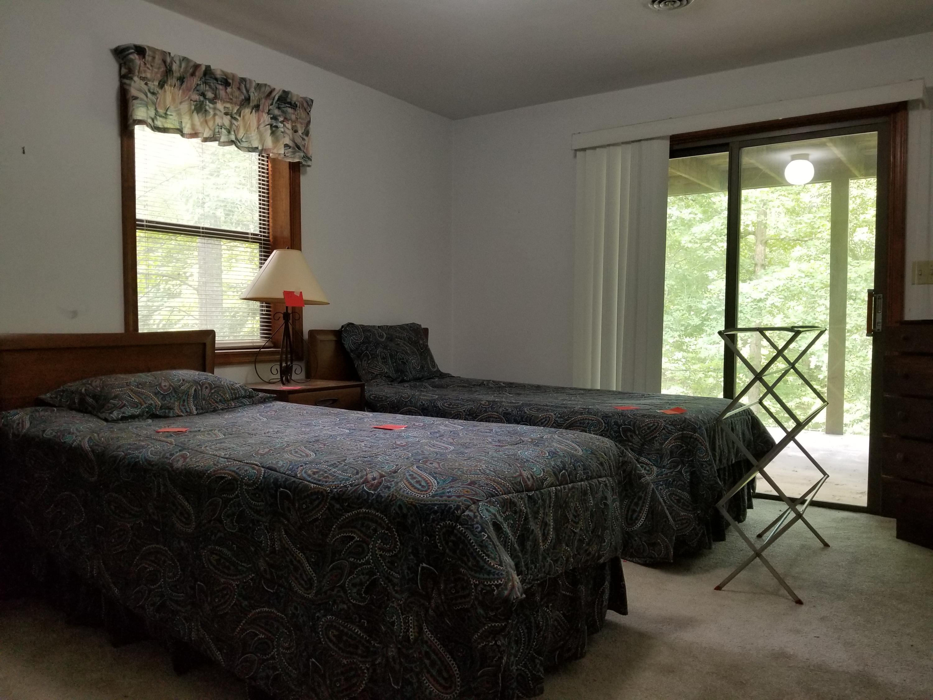 114 Ridgeway Court Moneta, VA 24121 - Photo 29 of 45 Downstairs master
