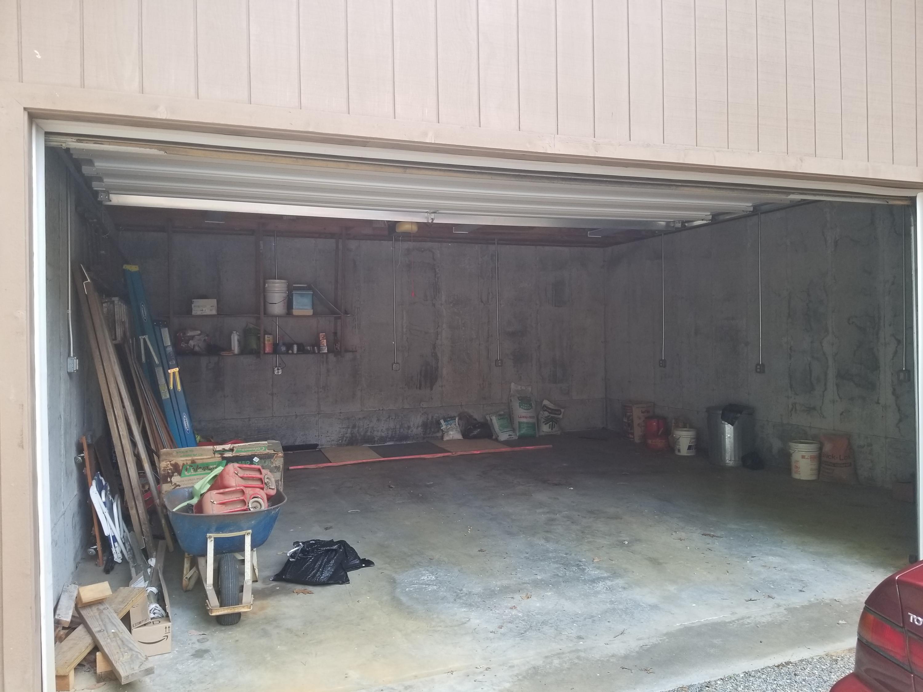 114 Ridgeway Court Moneta, VA 24121 - Photo 4 of 45 Garage