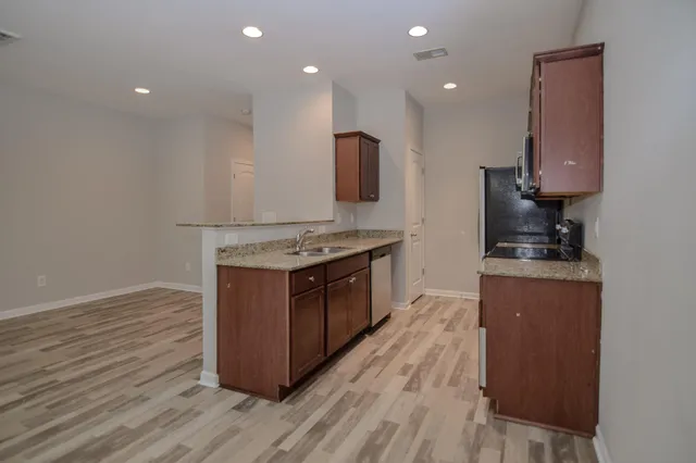 $2,045 | 162 Buchanan Circle, Goose Creek, SC 29445