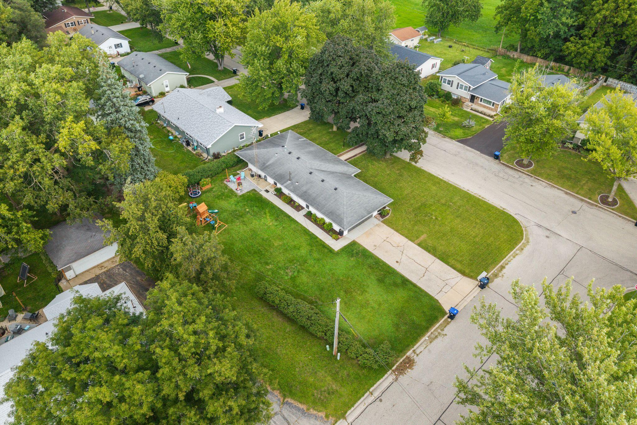 12 Ridgway Street Elkhorn, WI 53121 - Photo 19 of 32 12 Ridgway (aerial) (4)