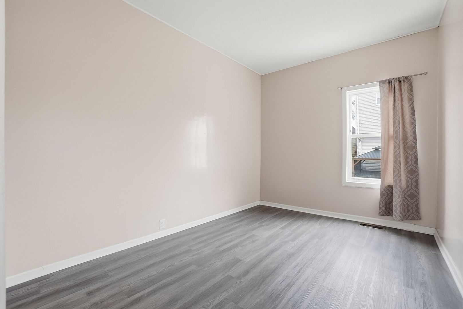 10046 South Commercial Avenue Chicago, IL 60617 - Photo 32 of 39