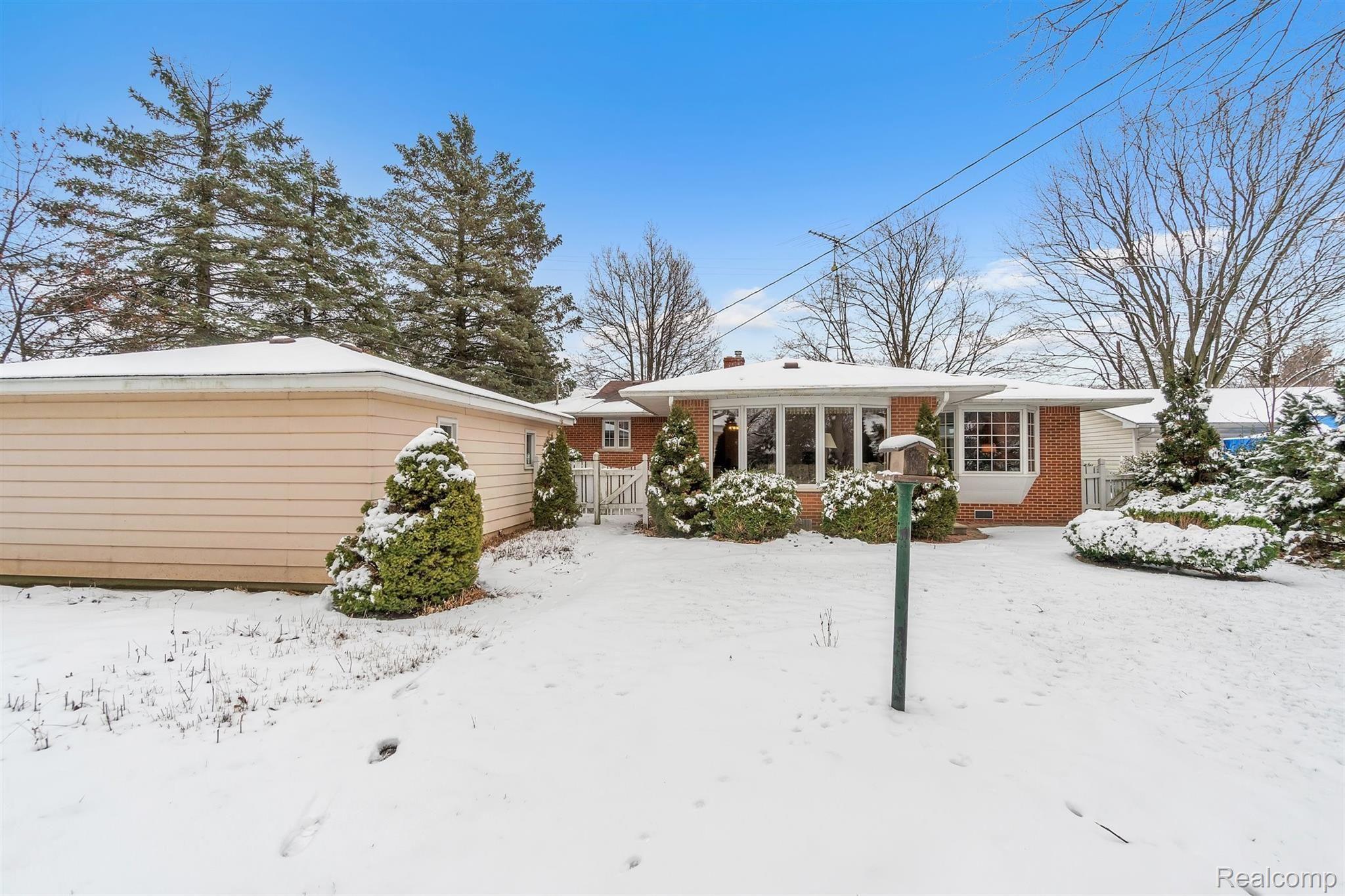 1216 State Road Fenton, MI 48430 - Photo 34 of 42 32-1216 State Rd-32.jpg