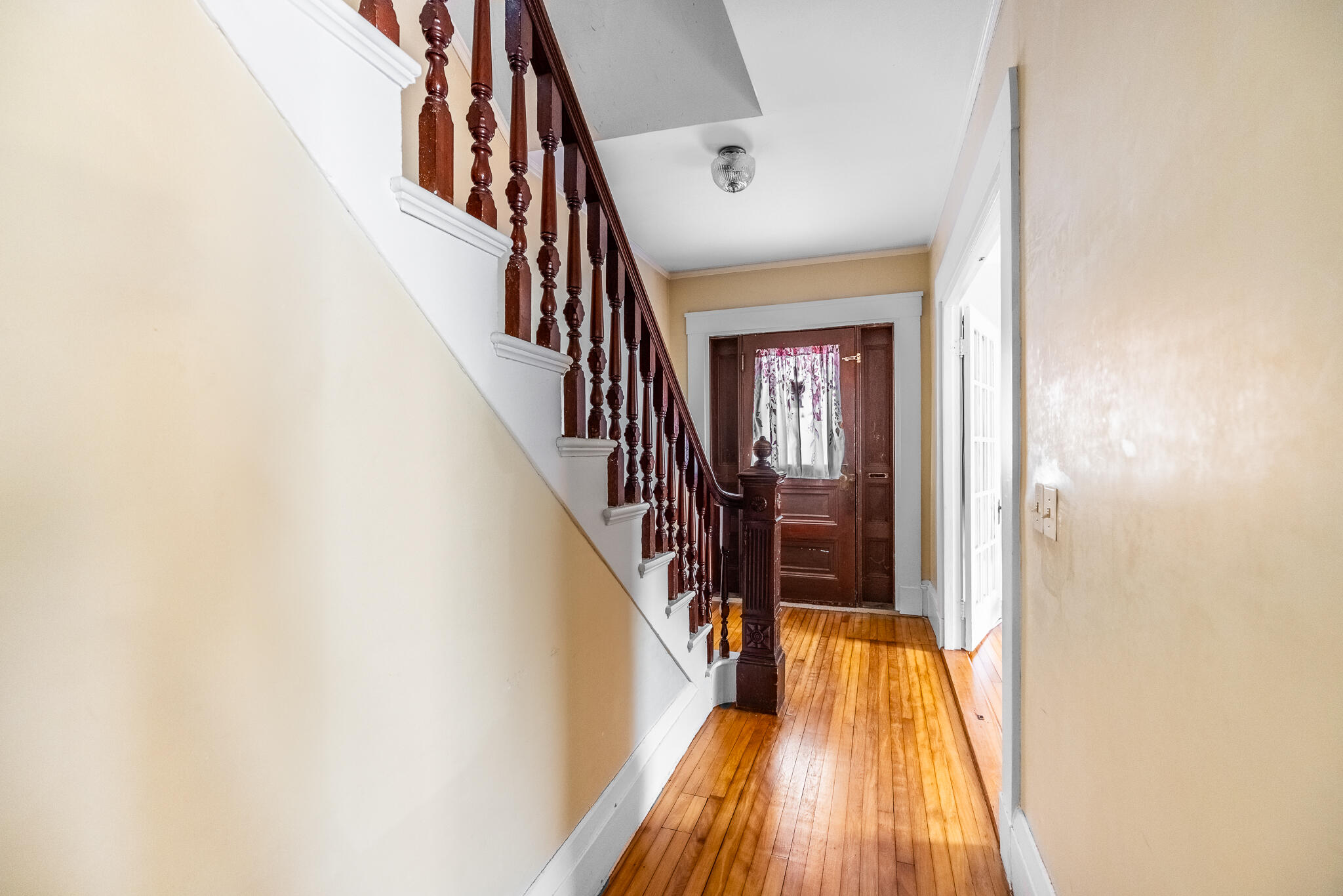 216 Center Street Bangor, ME 04401 - Photo 29 of 42 Entry-2