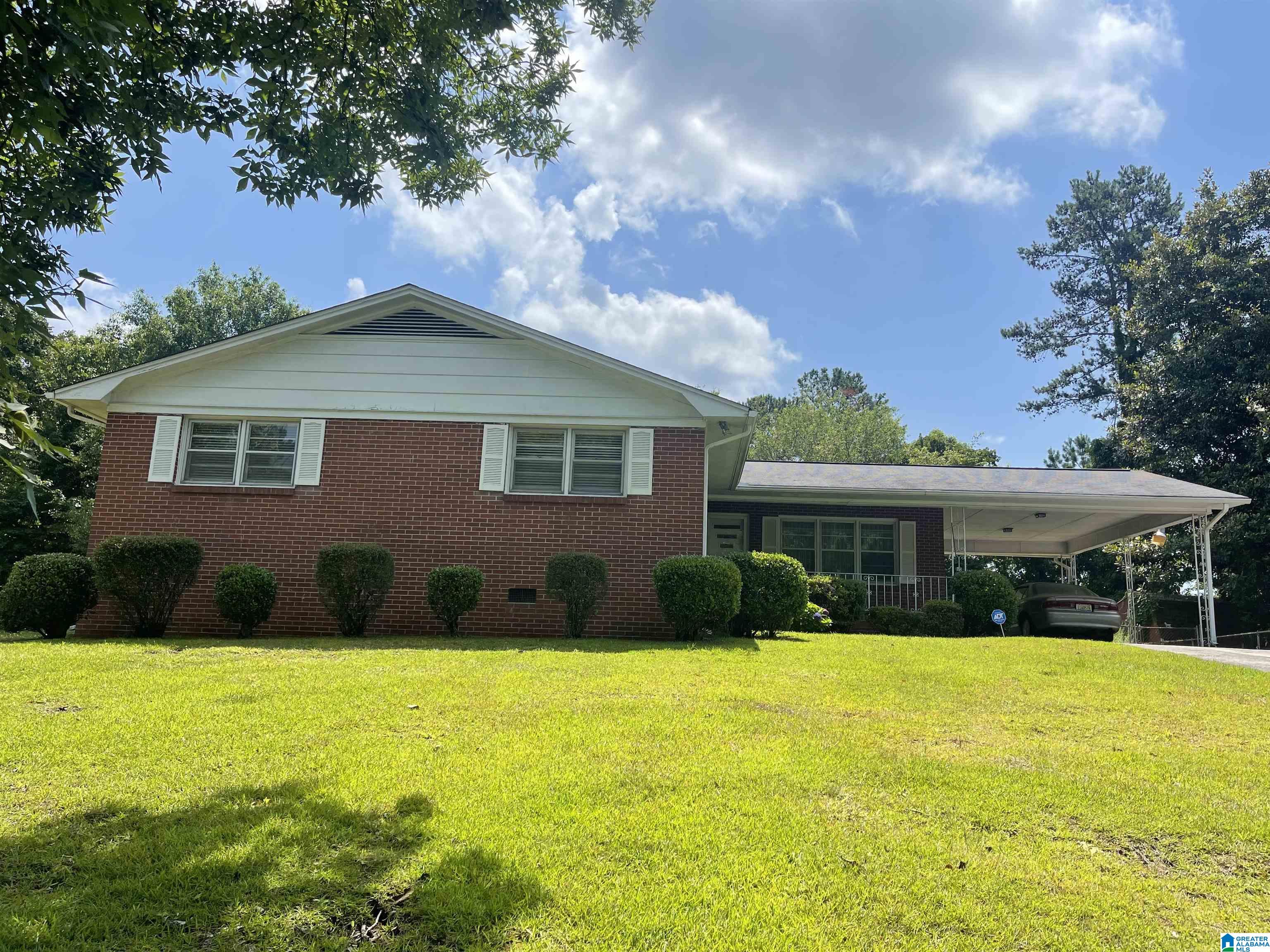 1205 Vine Street Anniston, AL 36207 - Photo 1 of 40