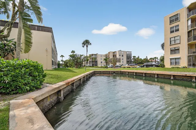 a picture of city view