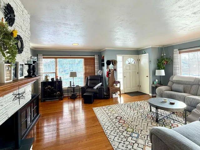 $340,000 | 37610 North Holdridge Avenue, Waukegan, IL 60087