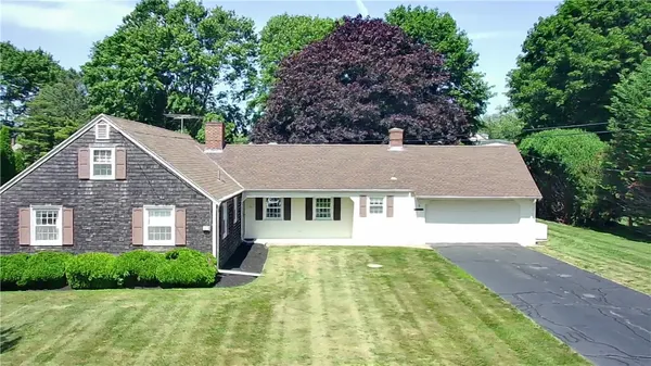 $757,795 | 5 South Drive, Middletown, RI 02842