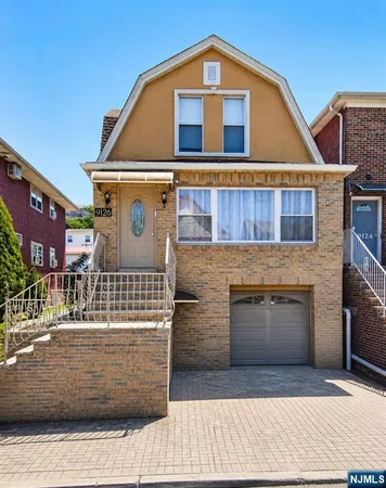 $2,300 | 9126 Newkirk Avenue, Unit 2, North Bergen, NJ 07047