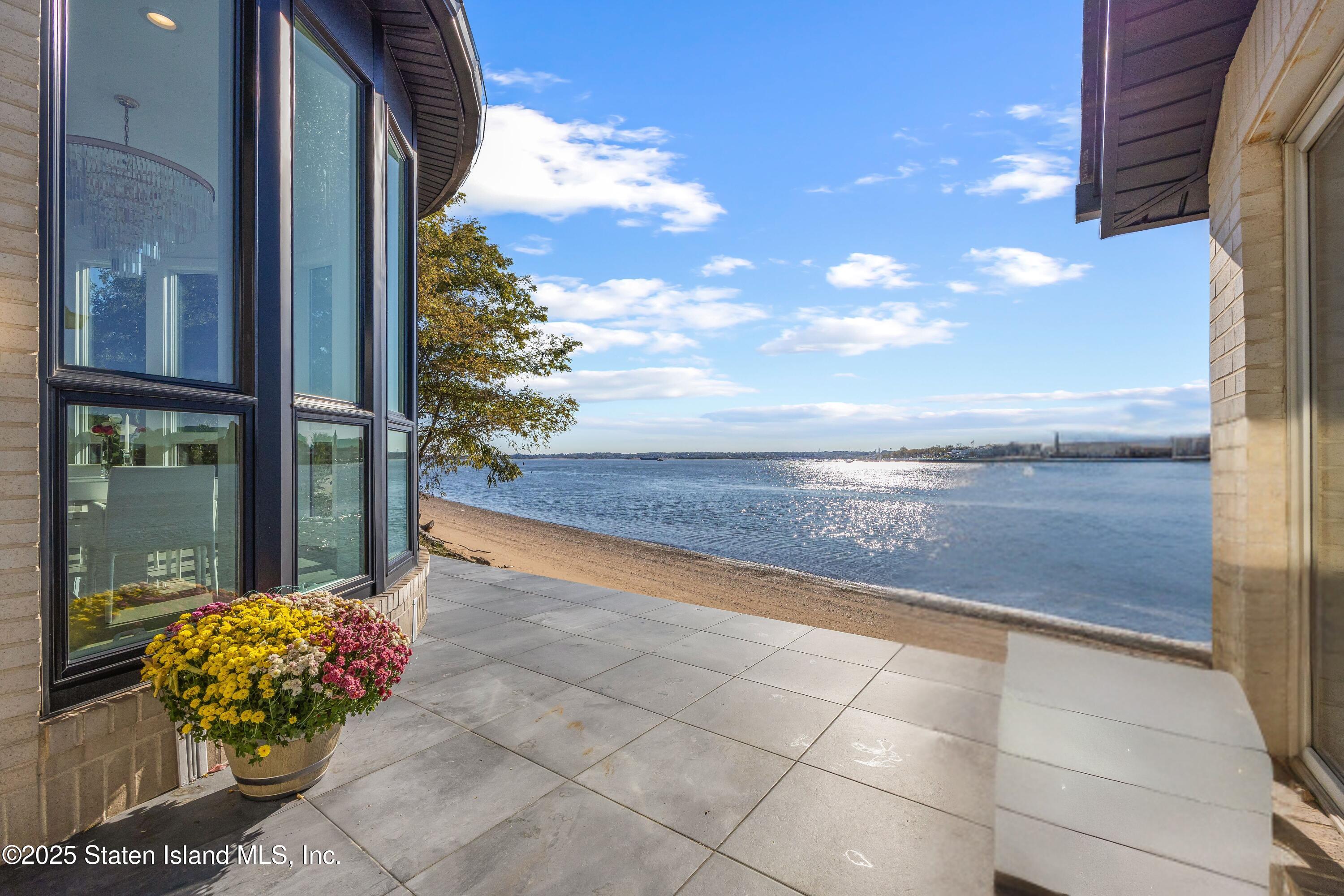 2 Wards Point Avenue Staten Island, NY 10307 - Photo 35 of 38