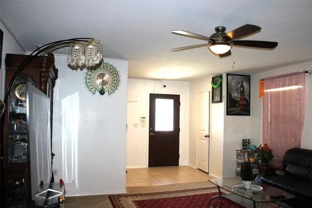 $2,400 | 11052 Kirkoswald Road, Austin, TX 78754