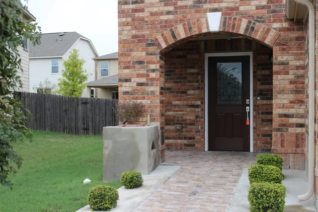 $2,400 | 11052 Kirkoswald Road, Austin, TX 78754